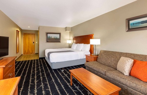 Salmon Creek Hotel | La Quinta Inn & Suites by Wyndham Vancouver
