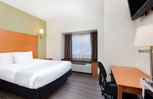 Tulare Hotel | La Quinta Inn & Suites by Wyndham Tulare