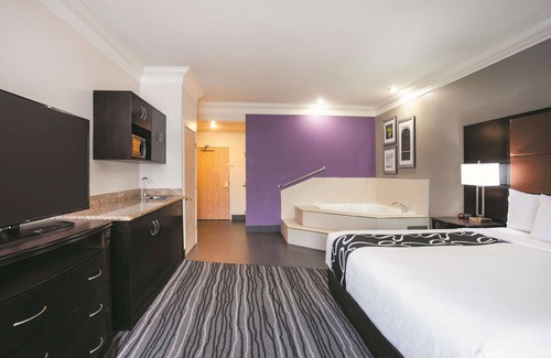 Dublin Hotel | La Quinta Inn & Suites by Wyndham Dublin - Pleasanton