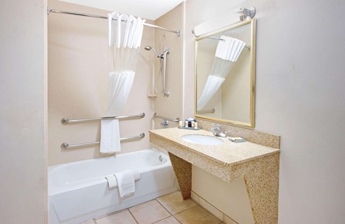 Ruidoso Downs Hotel | La Quinta Inn & Suites by Wyndham Ruidoso Downs