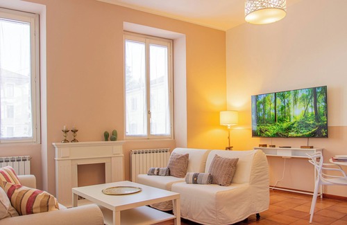 Monza Apartment | La ringhiera fiorita - 102