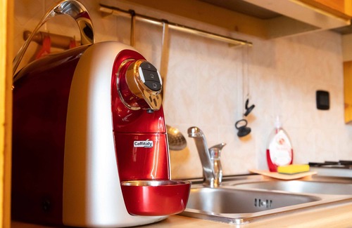 Brusimpiano Apartment | La Romantica [Franco's Court]