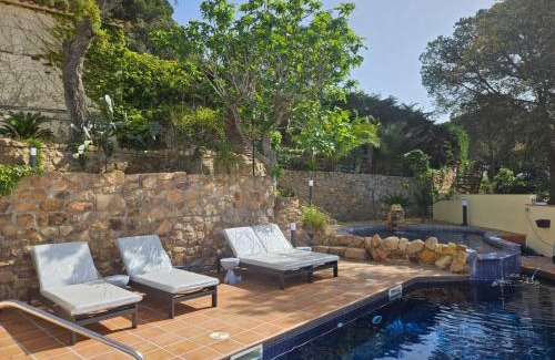 Tossa de Mar Bed & Breakfast | La Roqueta Hotel