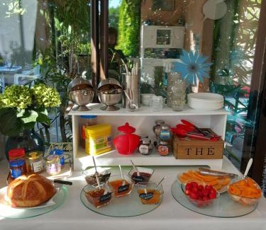 Buisson Bed & Breakfast | La Sapiniére -chambres climatisées