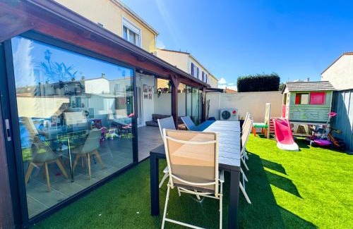 Saint-Esteve Villa | La Sardane de Rose et Victoire