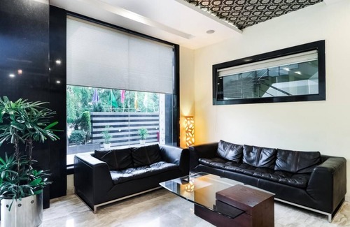 Nawanshahr Hotel | La Silver Leaf