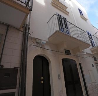 Mola di Bari Apartment | La stradina