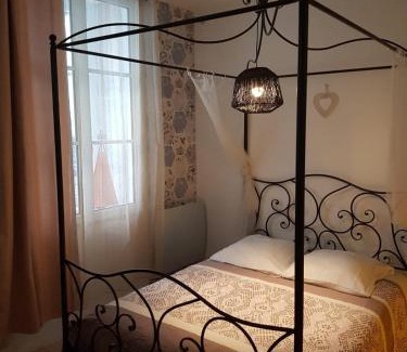 Tournus House | La suite du Docteur Privey - Free & secure Park Bike - 3mn Autoroute