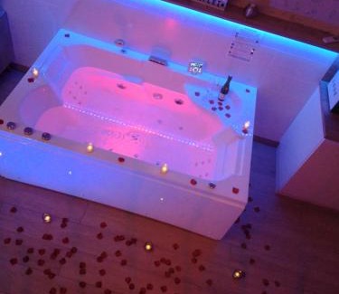 Courgains House | La Suite Etoilée - Balnéo privative