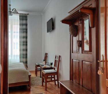 Sighisoara House | La Teo Pensiune si Pivnita