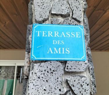 Saint-Benoit House | La Terrasse des amis