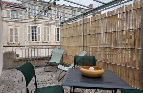 La Rochelle City Centre Apartment | La Terrasse du Marché