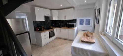 Villeneuve-sur-Yonne House | La Terrasse de Villeneuve