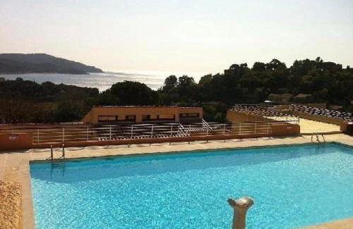 La Croix-Valmer Apartment | La terrasse sur la Mer, appart Gigaro 4 à 6 pers, piscine et plage à pied