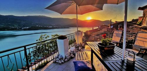 Castel di Tora House | La terrazza sul lago Turano