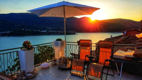 Castel di Tora House | La terrazza sul lago Turano