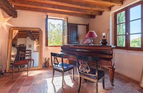 Malabat House | La Toumet – Family House with Pool and Pyrenees View