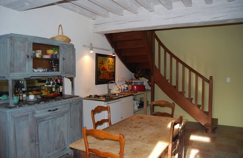 Marcilly-la-Gueurce Bed & Breakfast | La Tour