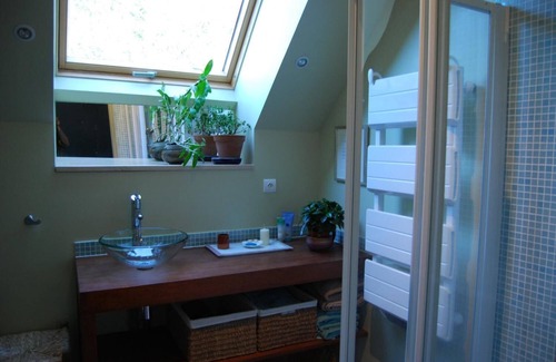 Marcilly-la-Gueurce Bed & Breakfast | La Tour