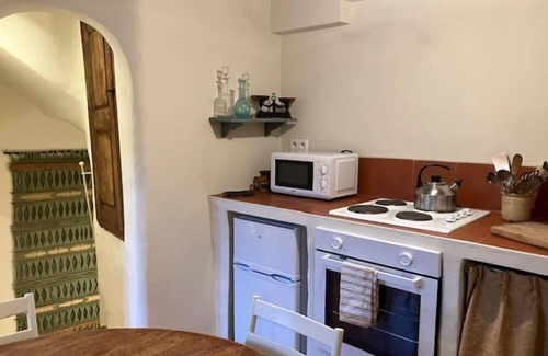 Entrecasteaux House | La Tourelle aux hirondelles