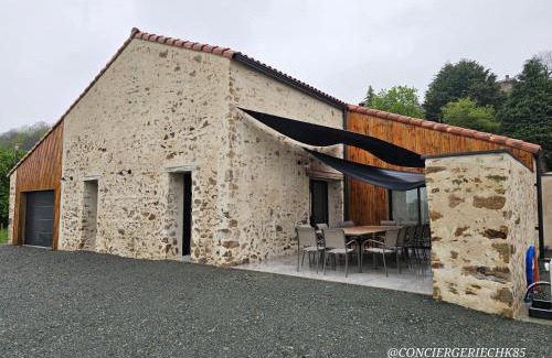 Les Chatelliers-Chateaumur House | La Tremblaie Grange rénovée avec vue campagne - 10 min du Puy duFou
