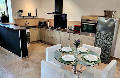 Castelnaud-la-Chapelle House | La Trilogie D'or - 5 BD retreat in Dordogne's Golden Triangle with heated pool