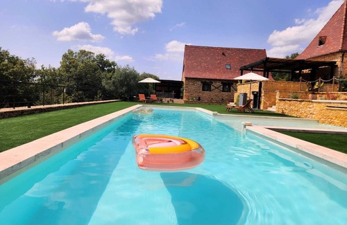 Castelnaud-la-Chapelle House | La Trilogie D'or - 5 BD retreat in Dordogne's Golden Triangle with heated pool