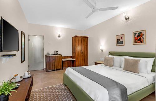 Morjim Resort | La Vaiencia Beach Resort, Morjim