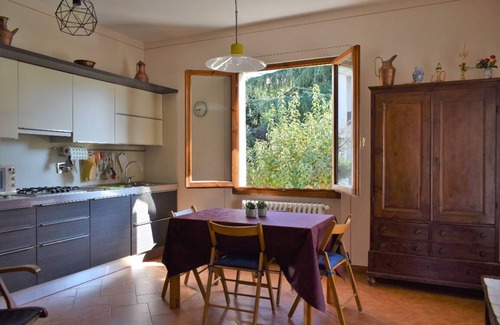 Cavriglia House | La Vecchia Posta: Great Base for Chianti & Art Cities | Red Bedroom & 2 baths