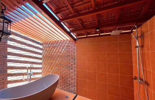 Huong Thuy Resort | La Vela Legacy Resort