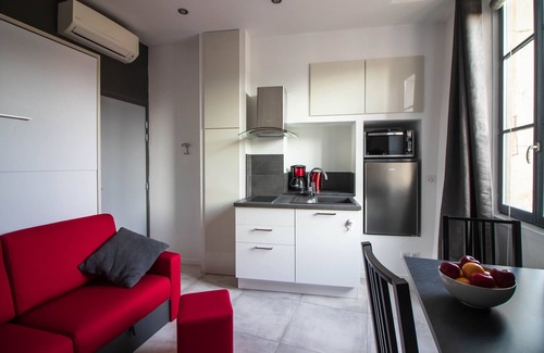 Saint-Paul-Trois-Chateaux Apartment | La Villa Tria Castella