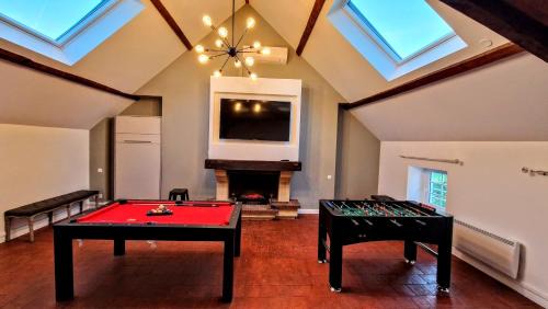 Epinac Villa | La Villa 1848 by Vindihouses - piscine chauffée - sauna - billard - babyfoot