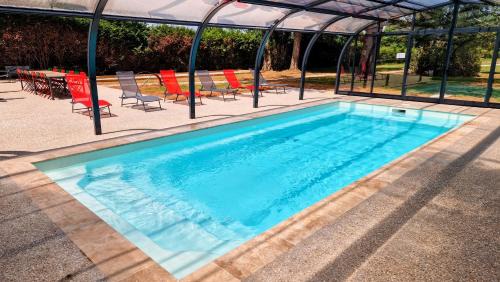 Epinac Villa | La Villa 1848 by Vindihouses - piscine chauffée - sauna - billard - babyfoot