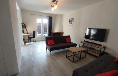 Orange Villa | La Villa Beata