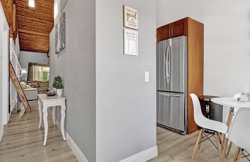 Sunrise Villa | La Villa- Beautiful 3 beds, 2 baths -Quiet retreat