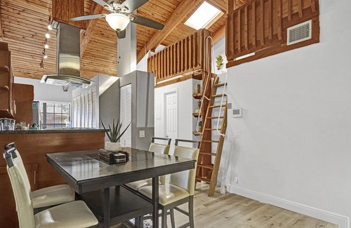 Sunrise Villa | La Villa- Beautiful 3 beds, 2 baths -Quiet retreat