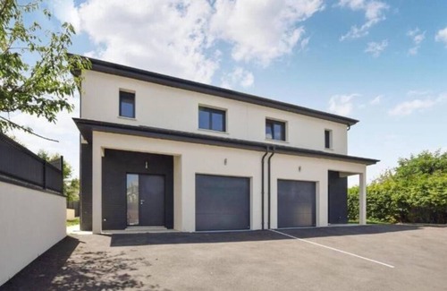 Cagny House | La Villa Caennaise II-Modern villa in Grentheville Caen with 4 bedrooms & garden