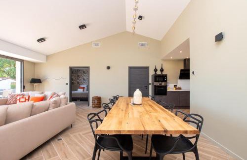 Saramon Villa | La Villa face au Lac