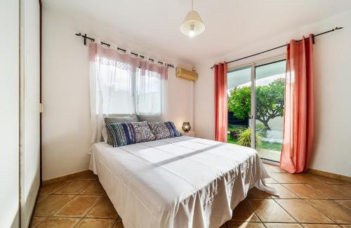 Saint-Paul Villa | La Villa Papyrus
