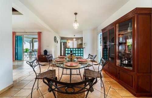 Saint-Paul Villa | La Villa Papyrus