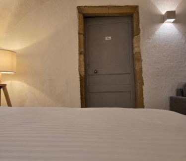 Saint-Saturnin House | La Voûte Noble