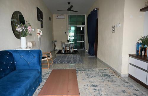 Kampung Telong House | La Zaira Homestay Telong Kandis - Free WiFi