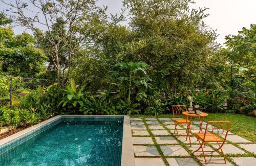 Anjuna Villa | La Zorita, Luxurious 3 BHK with Private Pool, 10 mins from Anjuna Beach, Kitchen, Security, Terrace, Patio & Wifi