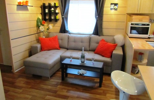 Lattes House | Lac des rêves Camping 4 étoiles 3Ch 2Sb 2Wc 5Vélos Clim 4 écran Plat Lave Ling