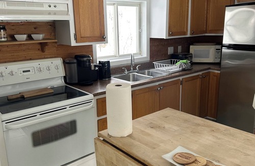 La Peche Cottage | Lac Lola Waterfront Cottage 45 min from Ottawa