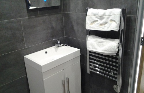 Dowlais Hotel | Lady Charlotte Guest rooms triple rooms