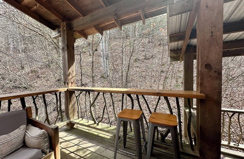Stanton Apartment | Lady Slipper ~ Charming Studio Apartment in the Red River Gorge