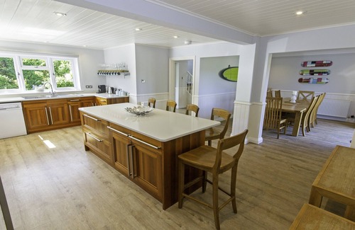 Croyde House | Ladywell Sleeps 12|Hot Tub* Pool Table, Pizza Oven
