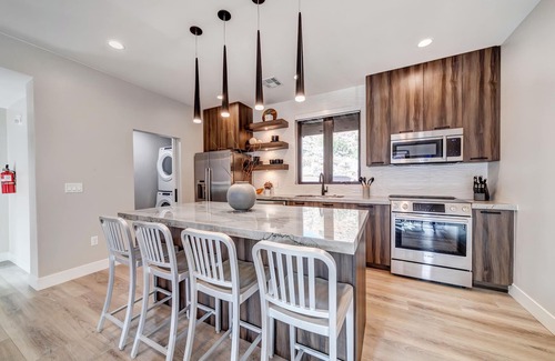 Zion National Park South Entrance Apartment | LaFave-Luxury Suite at Zion: Temple of Sinawava