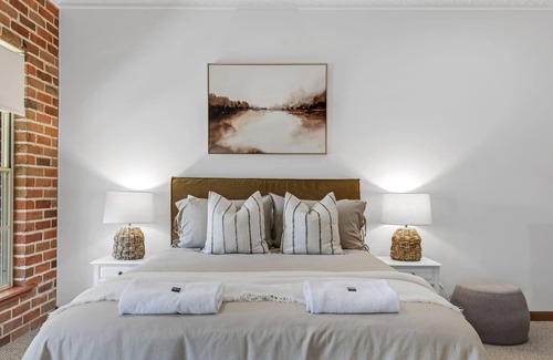 Laffing Waters House | Laffing Waters Retreat - Luxe Hideaway, Firepit